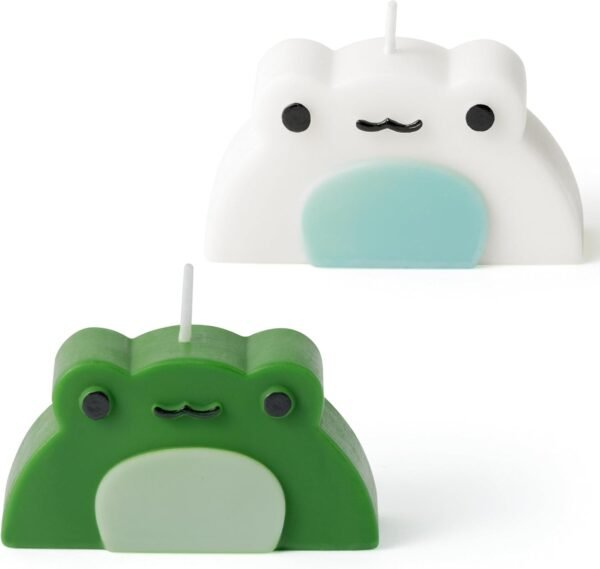 2Pcs Frog Scented Green & White Candles Set Funny Gift Home Aesthetic Decor Pine Fragrance Aromatherapy Natural Soy Wax Novelty Candle Desk Art Decoration for Bathroom Bedroom Living Room